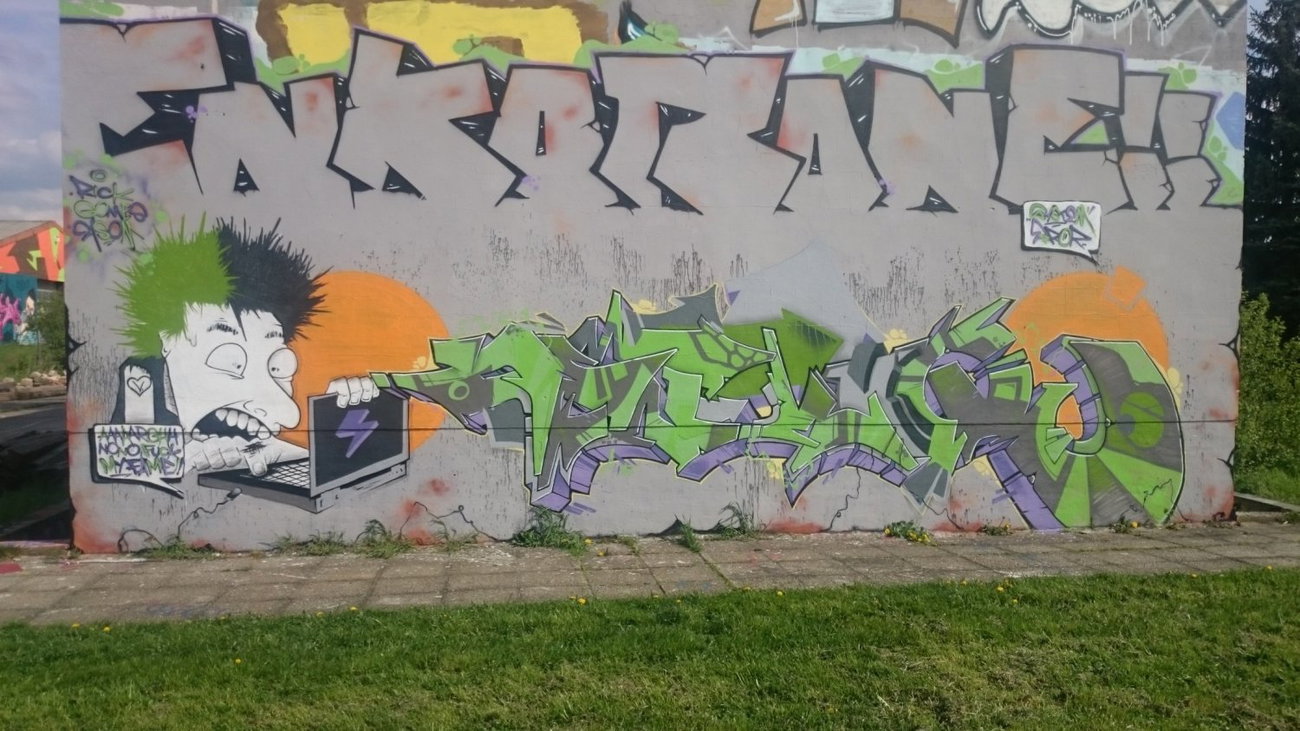 Graffiti Wall in Dresden - Photo by cheesy - enkor