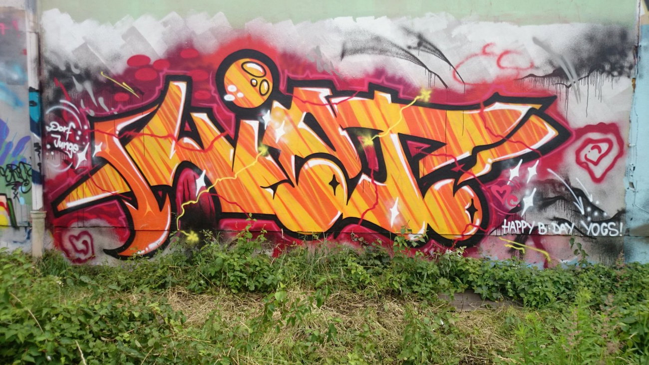 Graffiti Wall in Dresden - Photo by cheesy - wiet