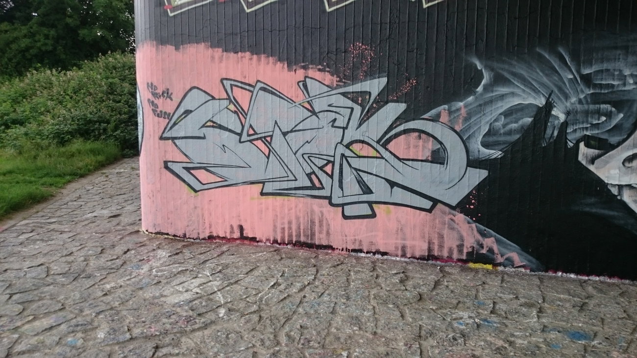 Graffiti Wall in Dresden - Photo by cheesy - stek