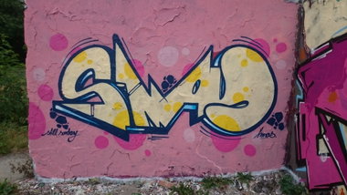 Graffiti Wall in Dresden - Photo by cheesy - smay
