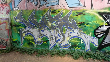 Graffiti Wall in Dresden - Photo by cheesy - Seine