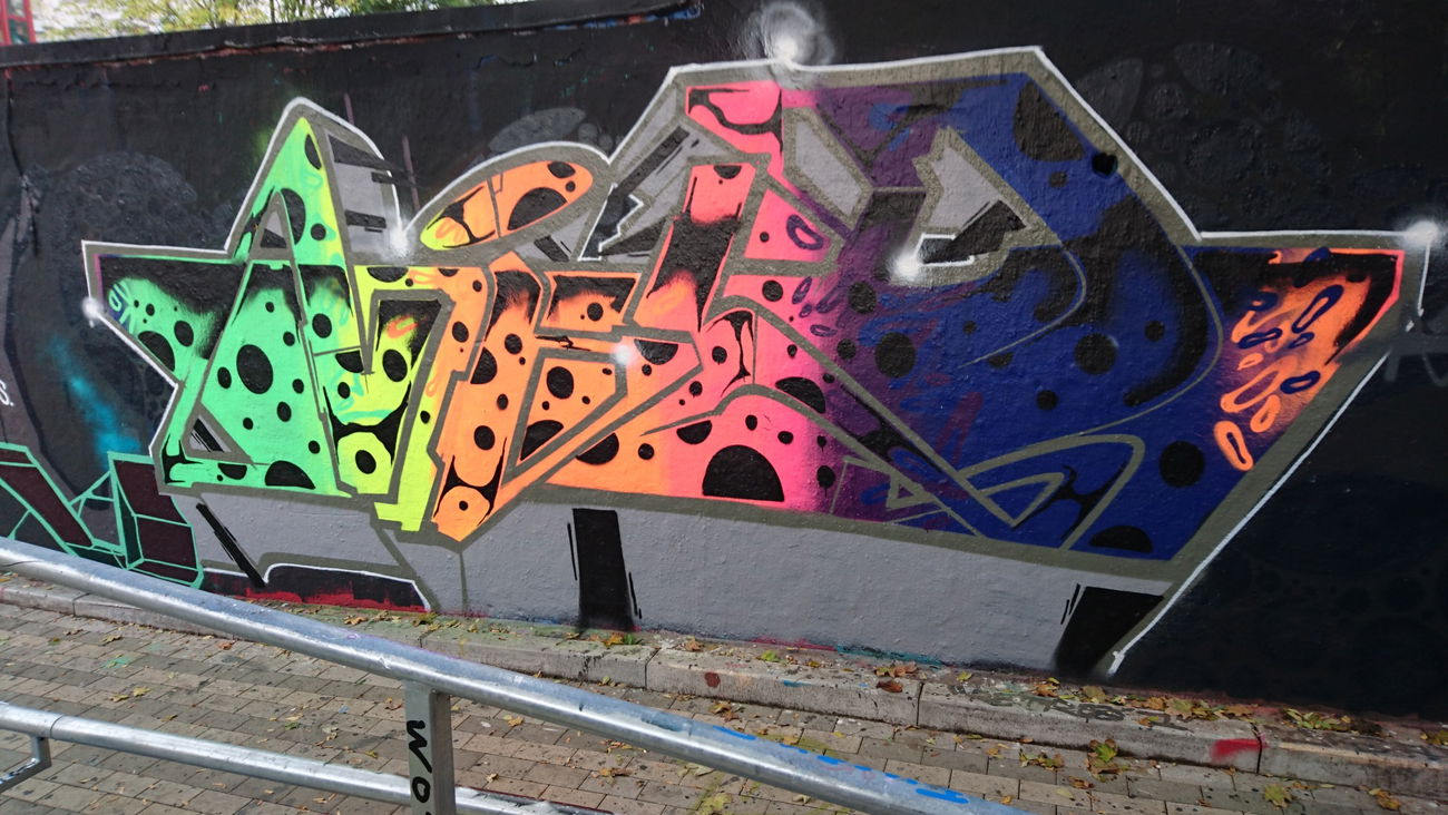 Graffiti in Dresden - Photo by cheesy - Nild