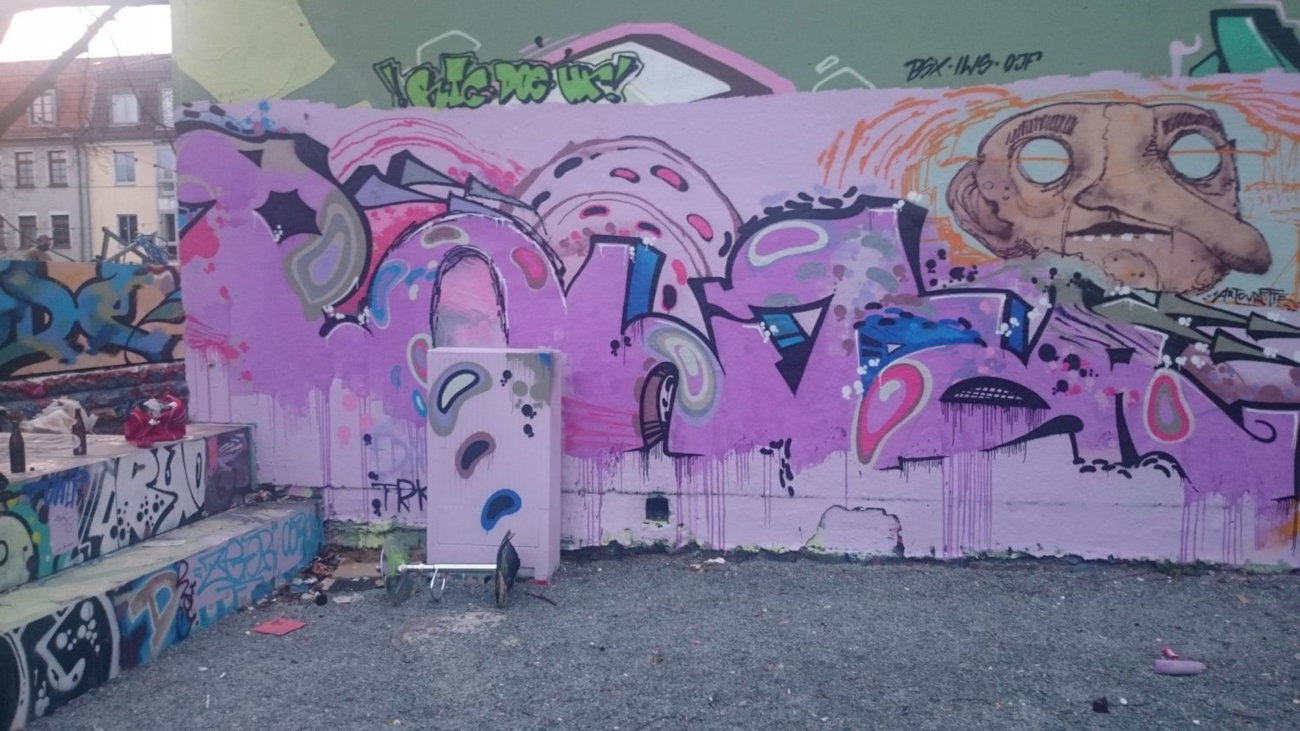 Graffiti Wall in Dresden - Photo by cheesy - power