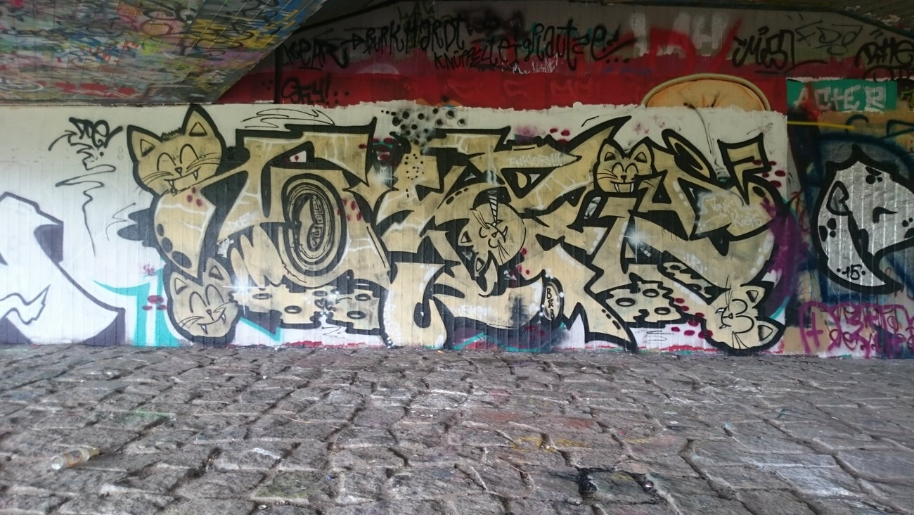 Graffiti in Dresden - Photo by cheesy - sfly