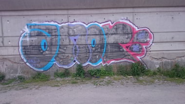 Graffiti Wall in Dresden - Photo by cheesy - Amor