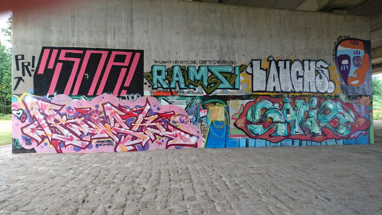Graffiti Wall - Photo by cheesy