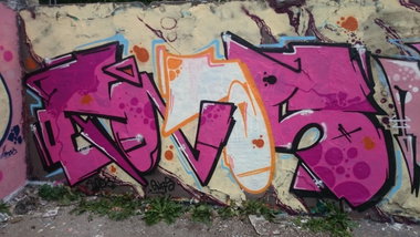 Graffiti Wall in Dresden - Photo by cheesy - Enas