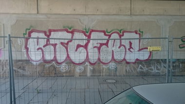 Graffiti Bombing in Dresden - Photo by cheesy - rtcfaq