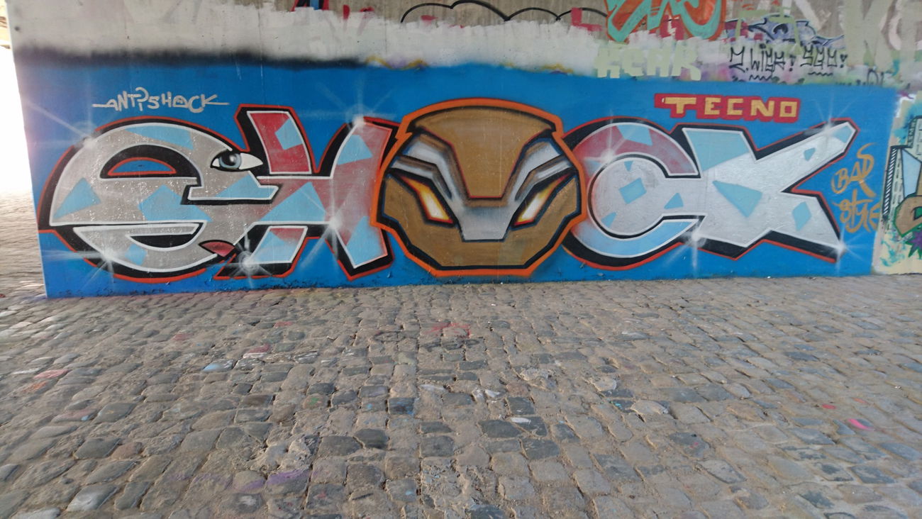 Graffiti Wall in Dresden - Photo by cheesy - Anri, shock