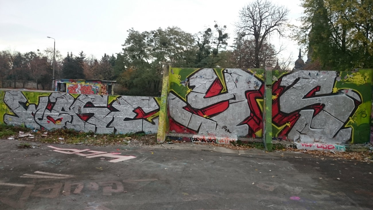 Graffiti Wall in Dresden - Photo by cheesy - Wase, ys