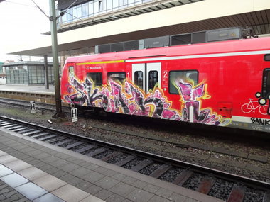 Graffiti Train - Photo by chef - skan