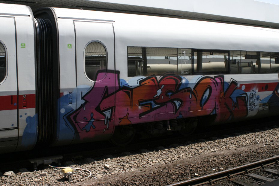 Graffiti Train - Photo by chef - gesok