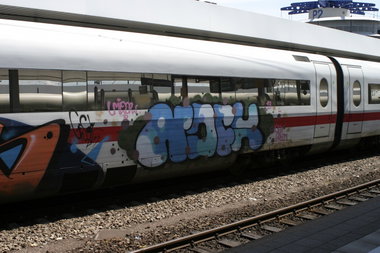 Graffiti Train - Photo by chef - nofx