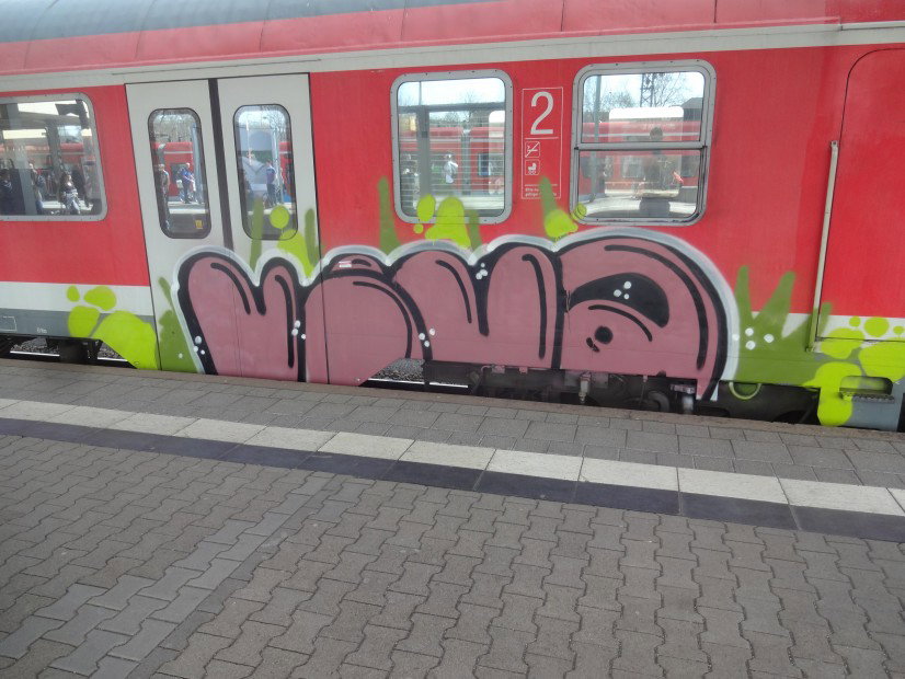 Graffiti Train - Photo by chef - viva