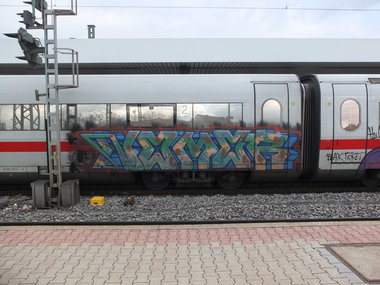 Graffiti Train - Photo by chef - nomor