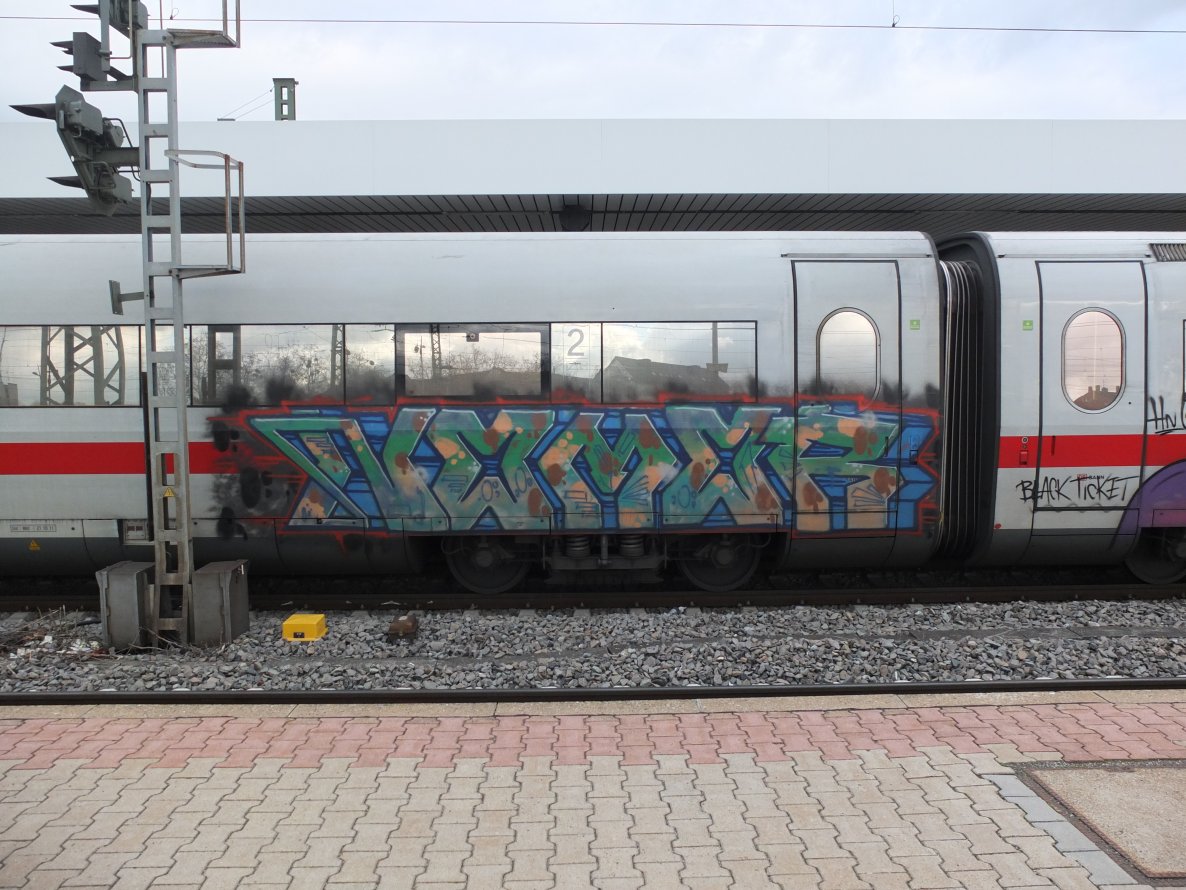 Graffiti Train - Photo by chef - nomor