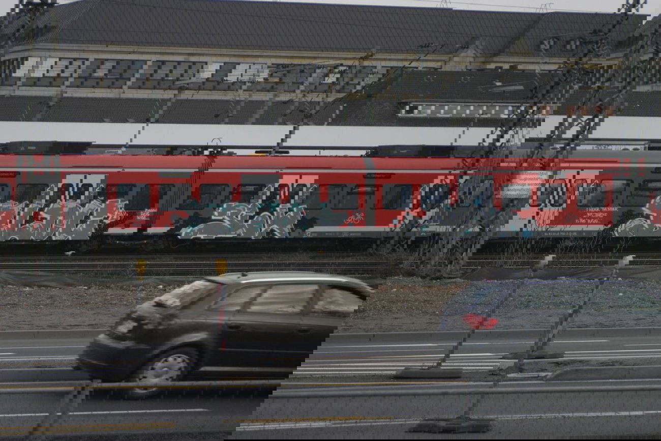 Graffiti Train - Photo by chef - blow