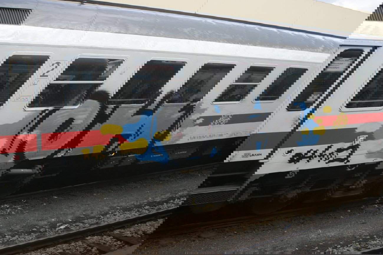 Graffiti Train - Photo by chef - oh