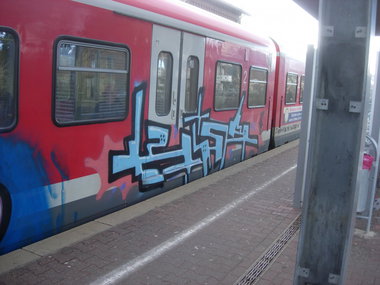 Graffiti Train - Photo by chef - kiss