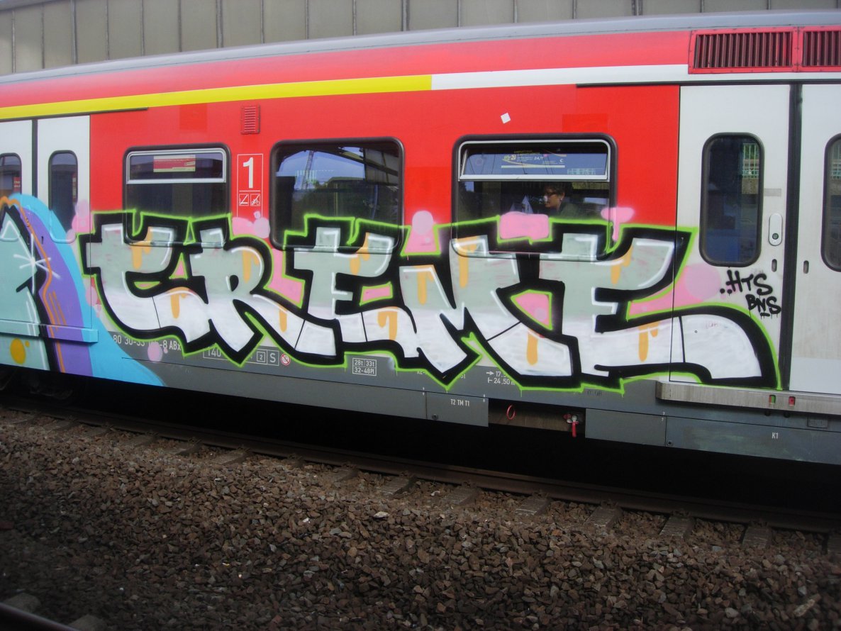 Graffiti Train - Photo by chef - creme