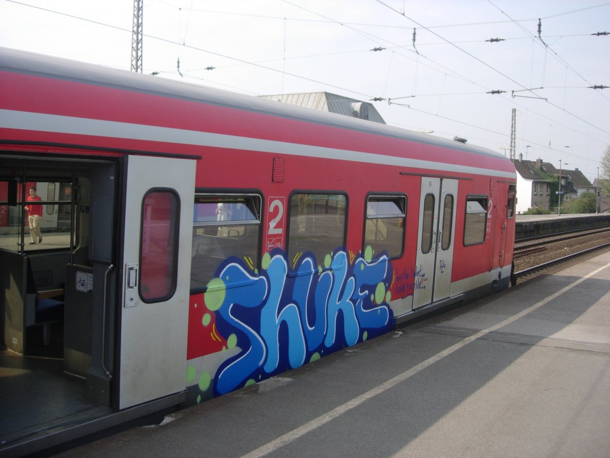 Graffiti Train - Photo by chef - shuke