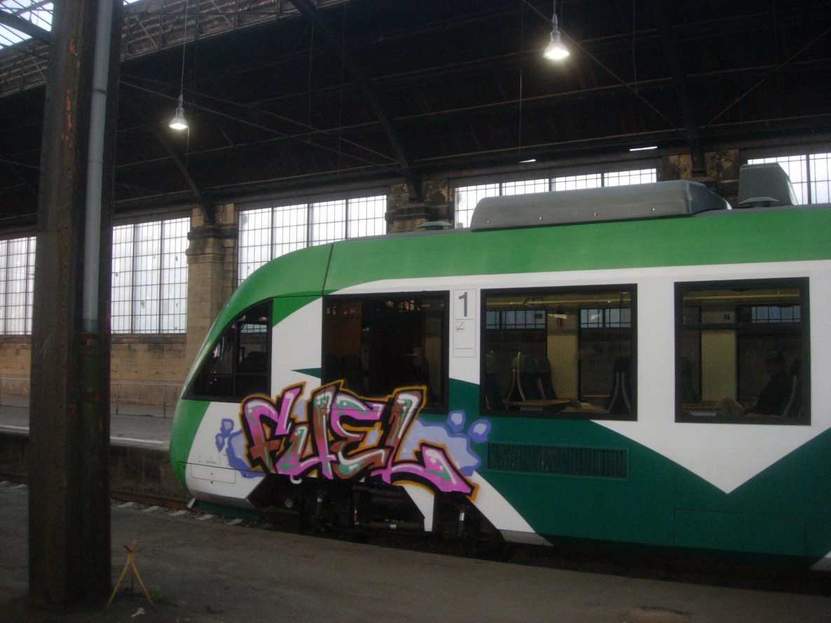 Graffiti Train - Photo by chef - fuel