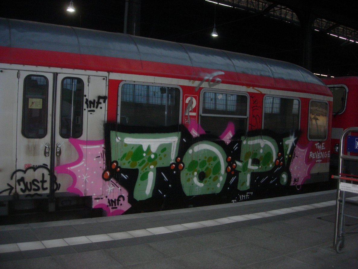 Graffiti Train - Photo by chef - top