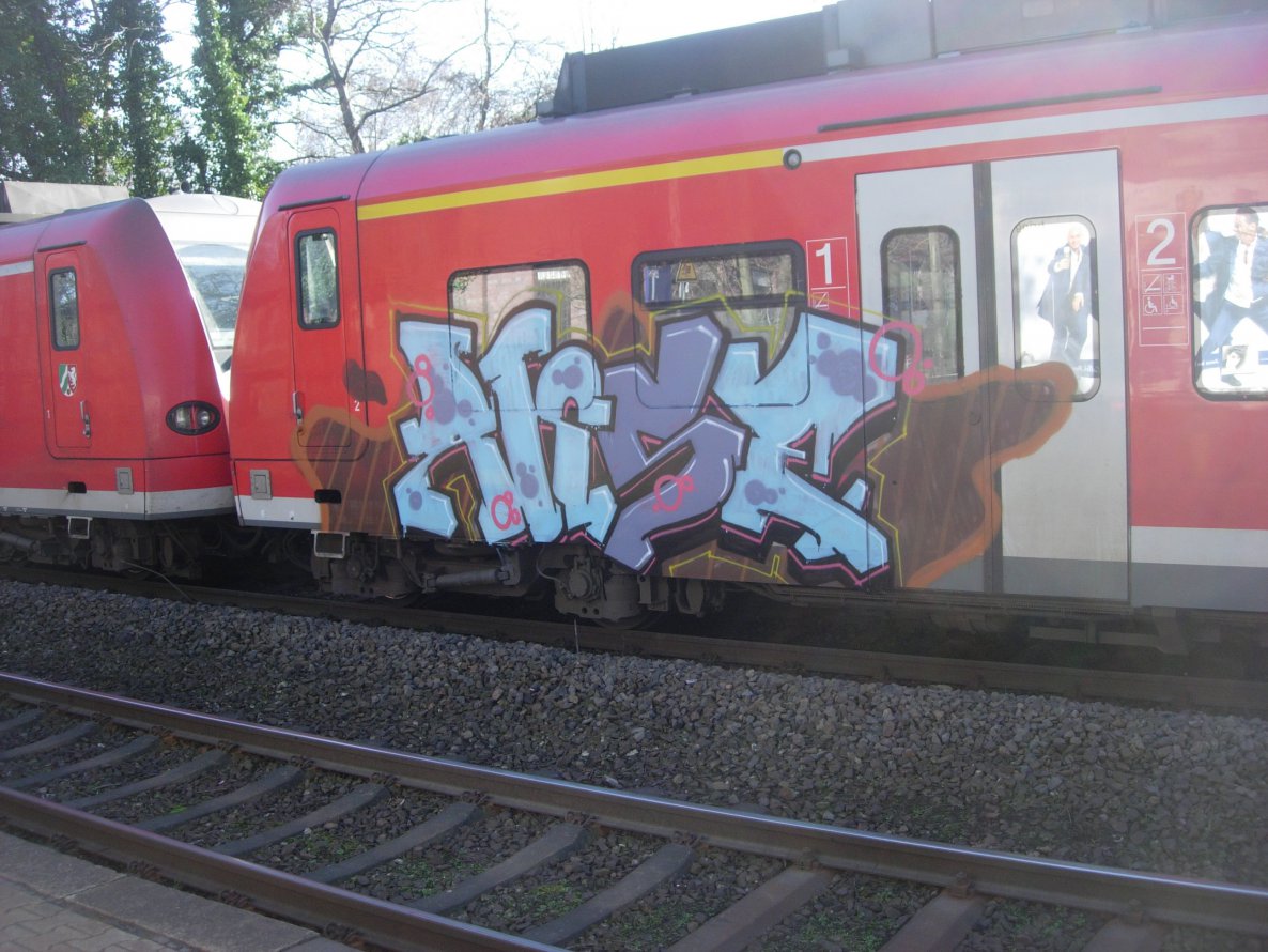 Graffiti Train - Photo by chef - akse