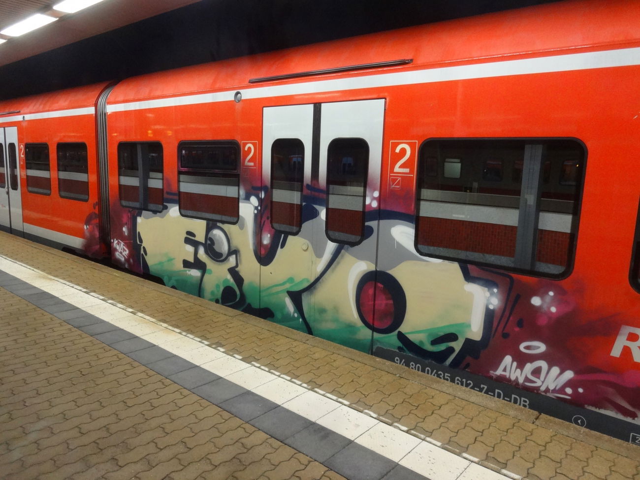 Graffiti Train - Photo by chef - eiyo