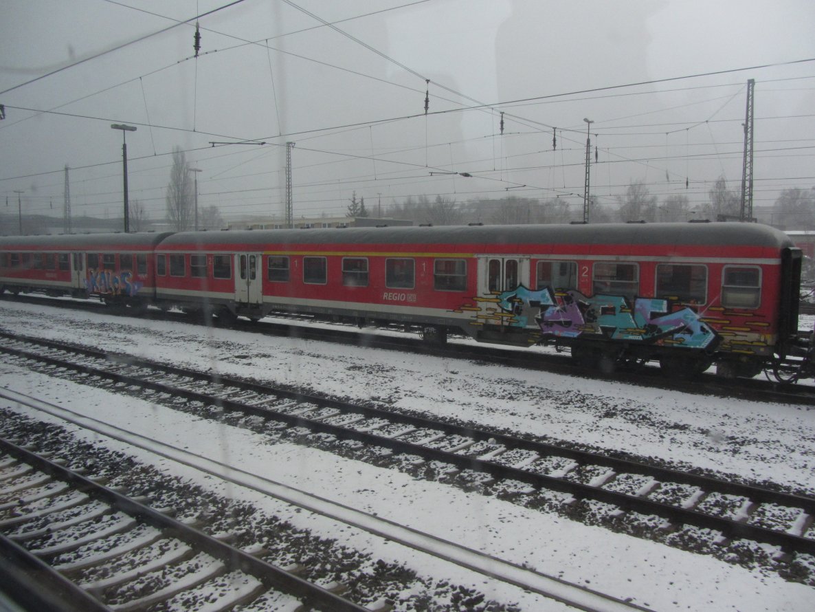 Graffiti Train - Photo by chek - fyas, kalos