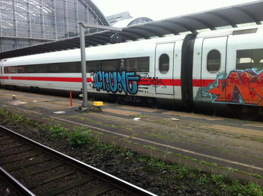 Graffiti Train in Frankfurt - Photo by chewbacca - Frune