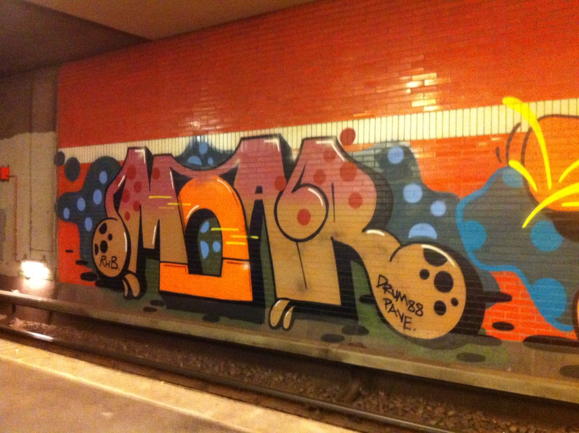 Graffiti Wall in Berlin - Photo by chewbacca - Moar, Hells, Taps (2013)