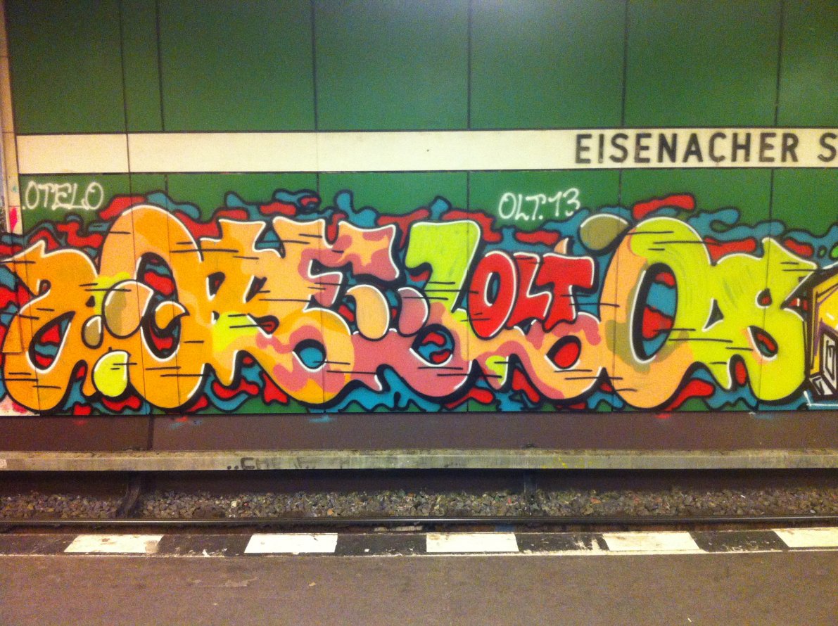 Graffiti Bombing in Berlin - Photo by chewbacca - Otelo, Zizzy (2013)