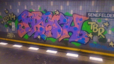 Graffiti Bombing in Berlin - Photo by chewbacca - Fresh, Tbr (2014)