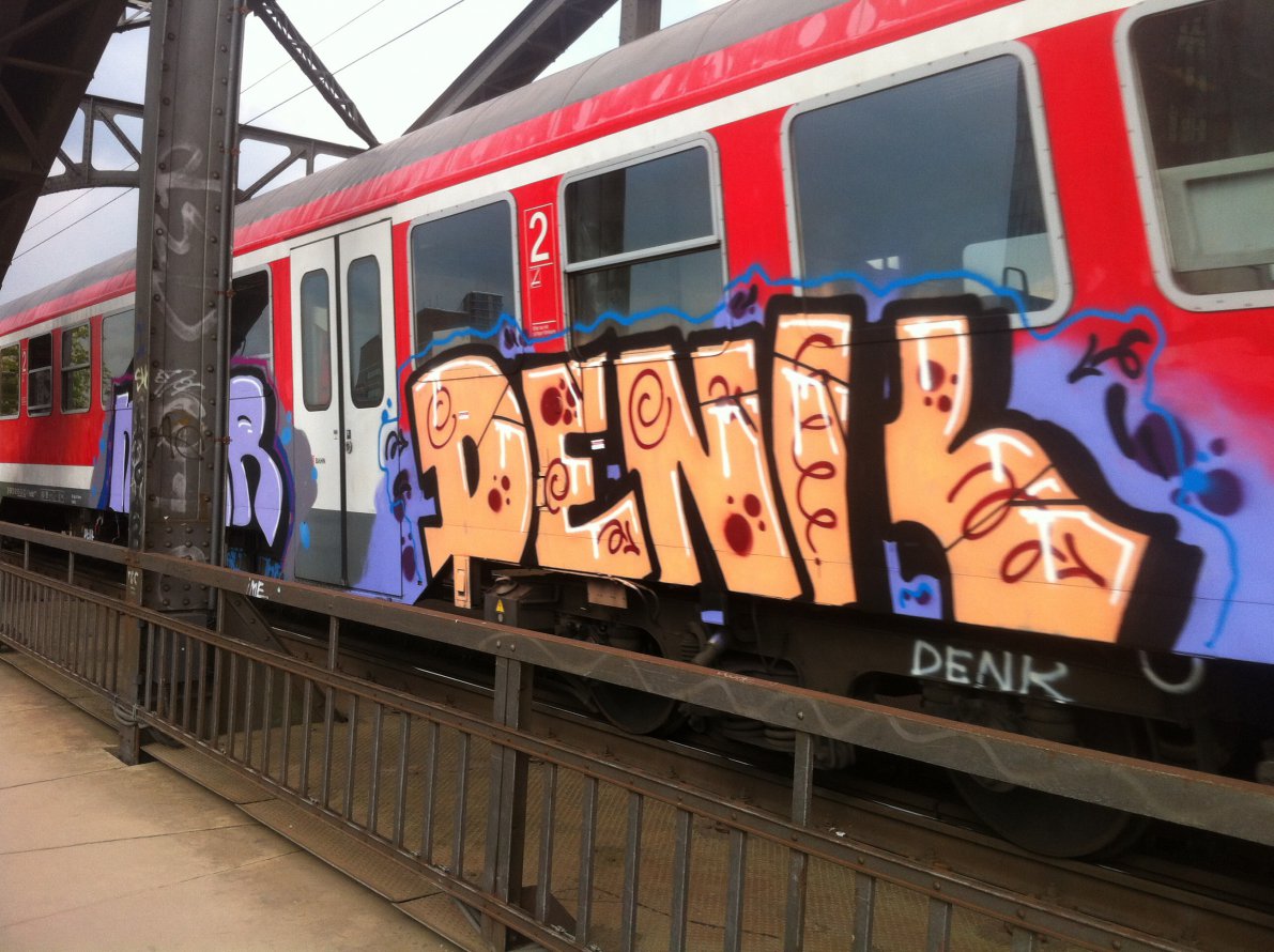 Graffiti Train - Photo by chewbacca - Denk (2014)