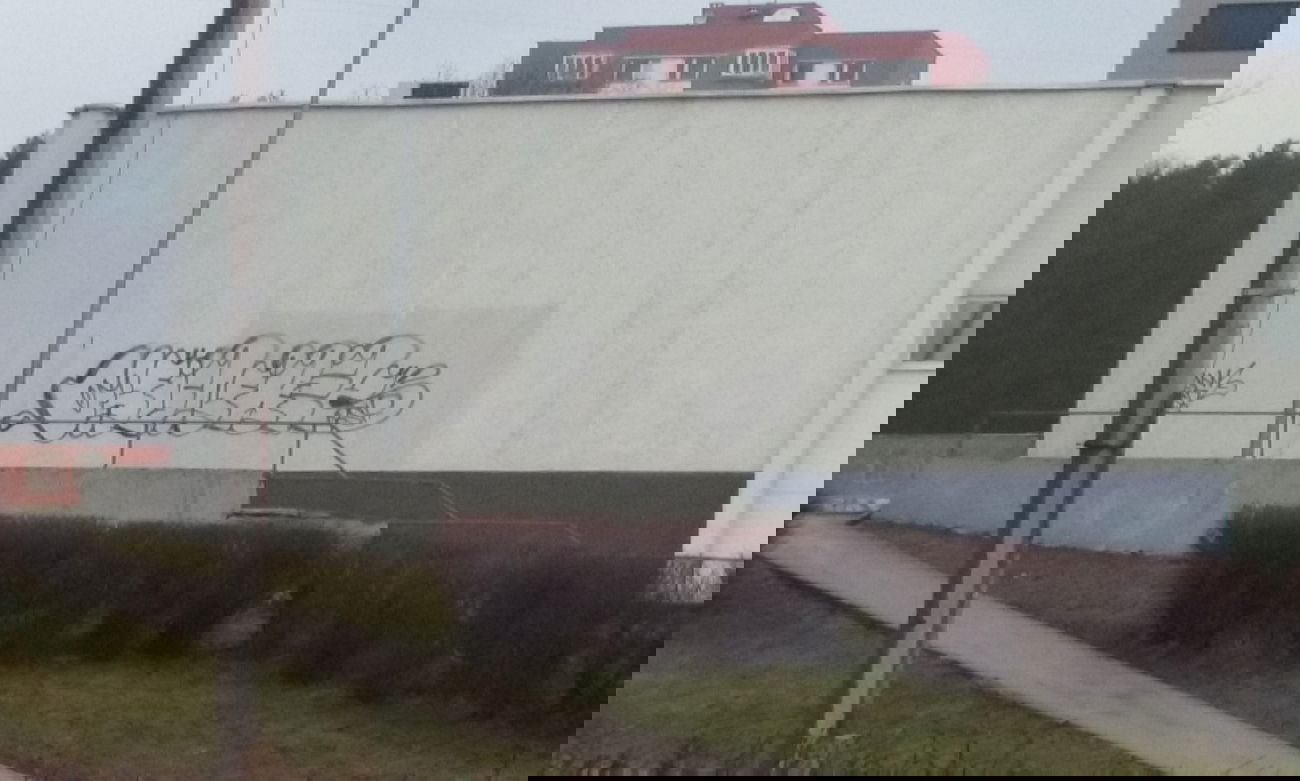 Graffiti Bombing in Vilnius - Photo by chunkey - acab, bsf (2015)