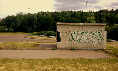 Graffiti Bombing - Photo by chunkey - salininkai, fast, up