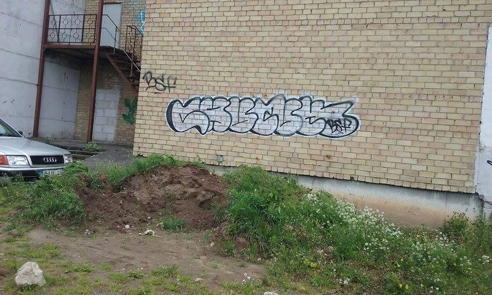 Graffiti Bombing - Photo by chunkey - bsf, choonkey (2015)