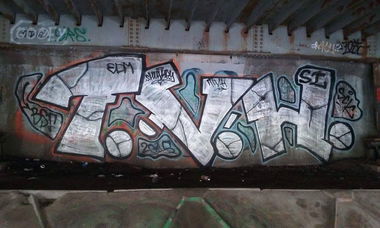 Graffiti Wall - Photo by chunkey - TVH, SI, EDMONE (2015)