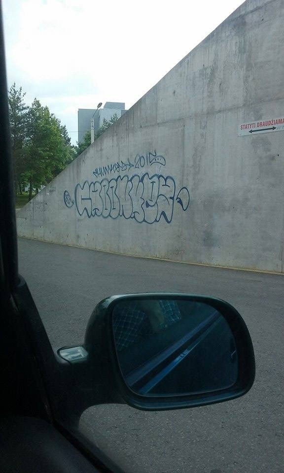 Graffiti Bombing - Photo by chunkey - chunkey, bsf (2015)