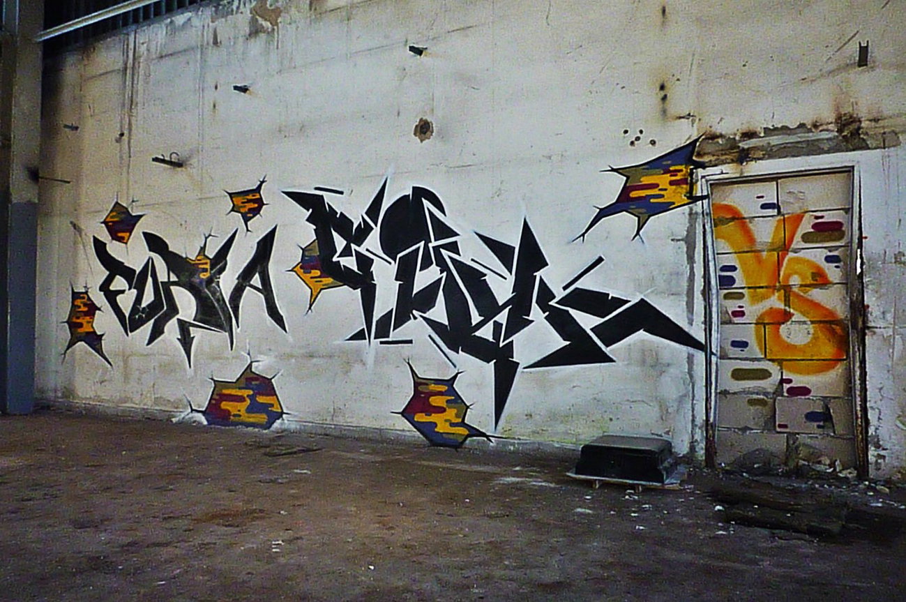 Graffiti Wall - Photo by ciklone - furia, cikl, nerds (2013)