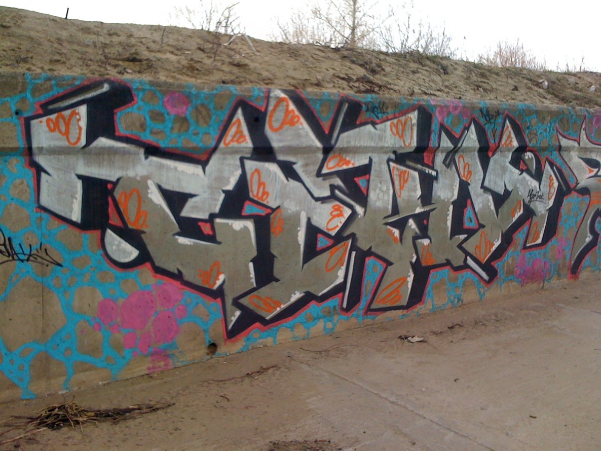 Graffiti Wall in Torun - Photo by ciklone - cikl, tcr, nerds (2011)