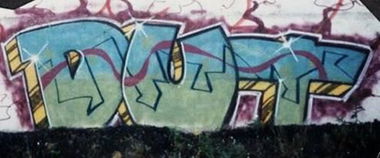 Graffiti Bombing - Photo by ckis - dut, die, unbekannten