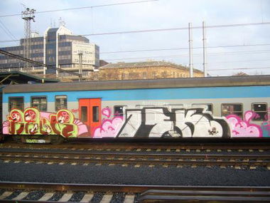Graffiti Train - Photo by clarkey