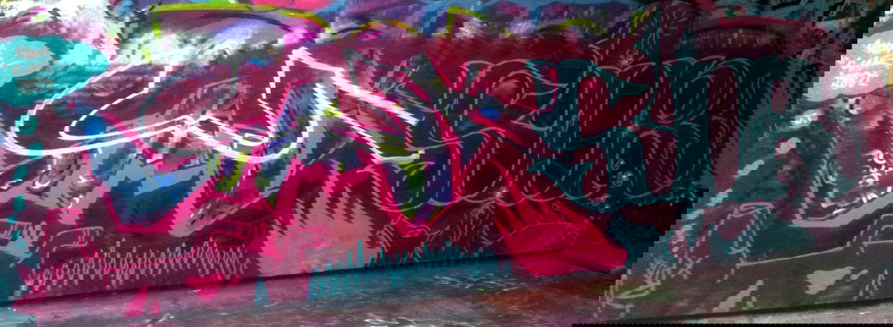 Graffiti Wall in London - Photo by cmak01 - cmak, syrnique, ismi (2012)