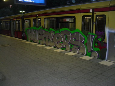 Graffiti Train in Berlin - Photo by columbiandreams - Hustlers