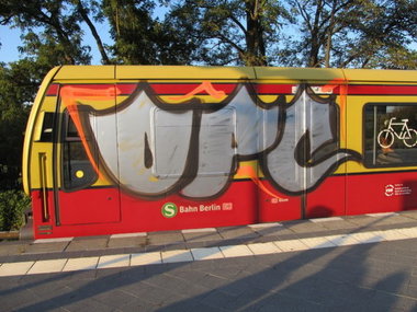 Graffiti Train in Berlin - Photo by columbiandreams - roke, opc, frost