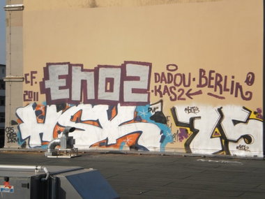 Graffiti Bombing in Berlin - Photo by columbiandreams - enoz, hsk, 75