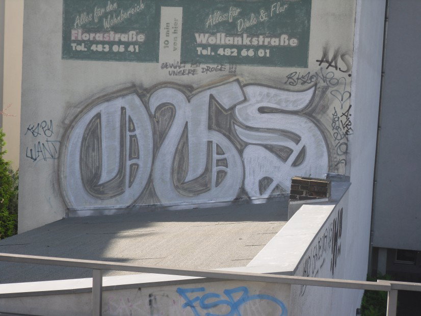 Graffiti Bombing - Photo by columbiandreams - ogs, pankow