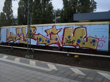 Graffiti Train - Photo by columbiandreams - lyrik (2013)